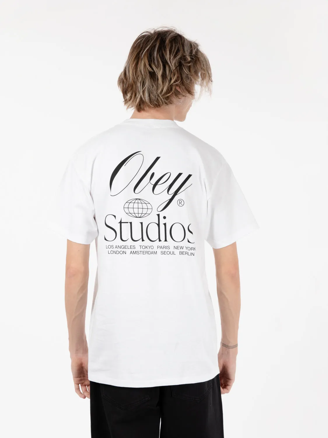 Classic t-shirt Studios Worldwide white